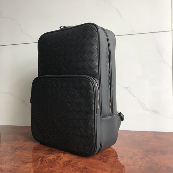 ボッテガヴェネタバッグ側面デザイン